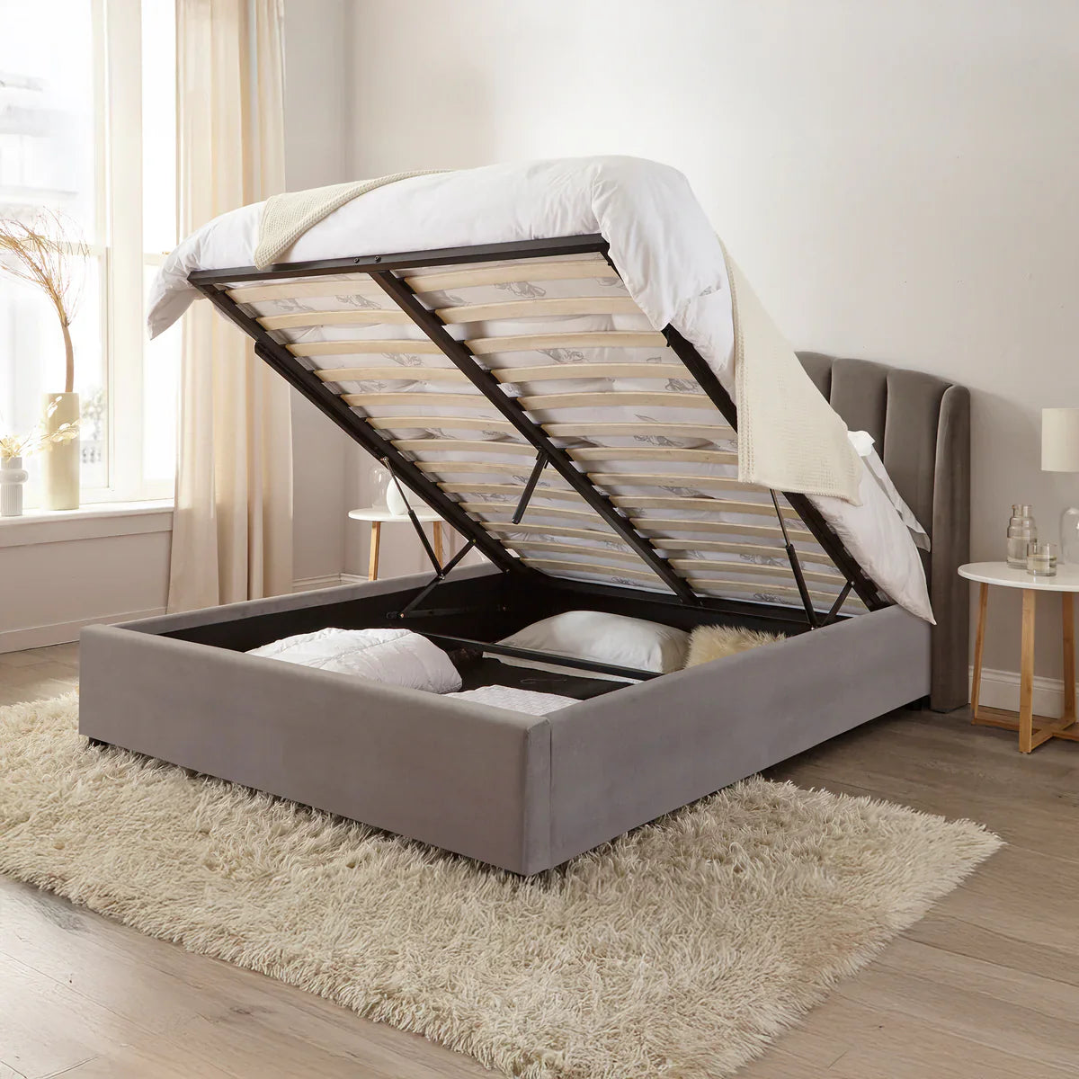 Cheshire Wingback Bed