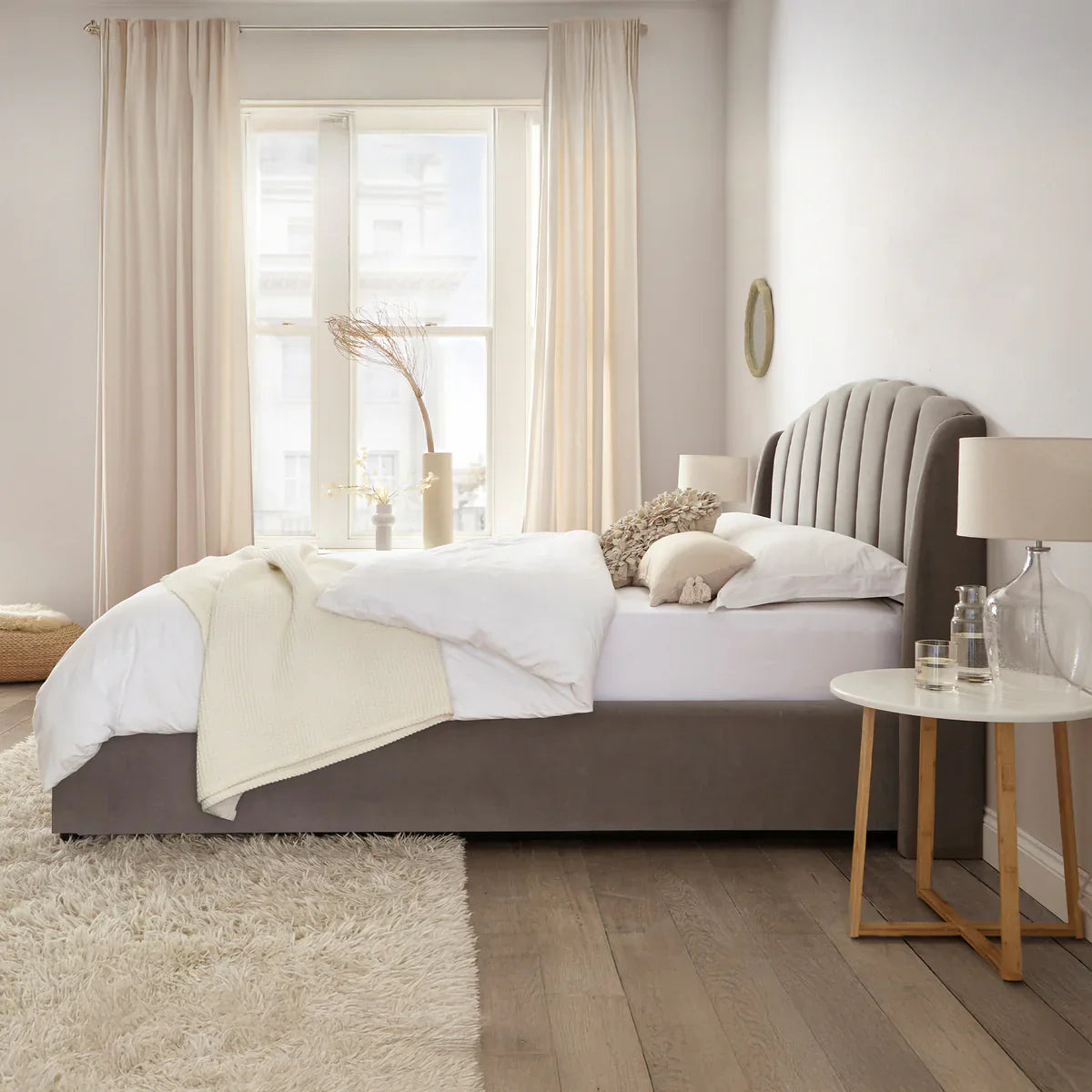 Cheshire Wingback Bed